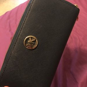 Michael Kors Navy Blue Jet Set CONTINENTAL WALLET